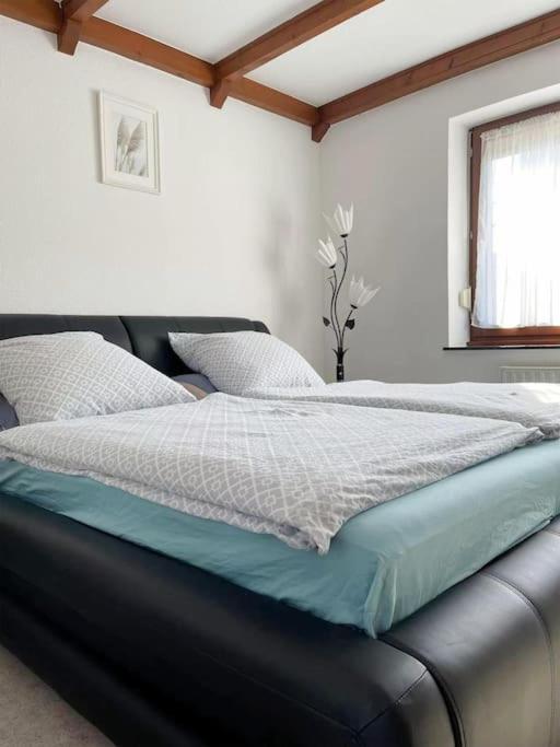 Messe, 2-bedroom Duplex With Kitchen And Garden Düsseldorf