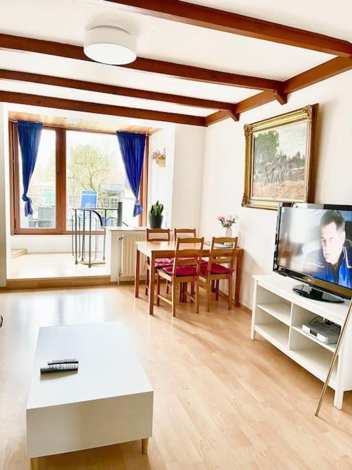 Messe, 2-bedroom Duplex With Kitchen And Garden Düsseldorf